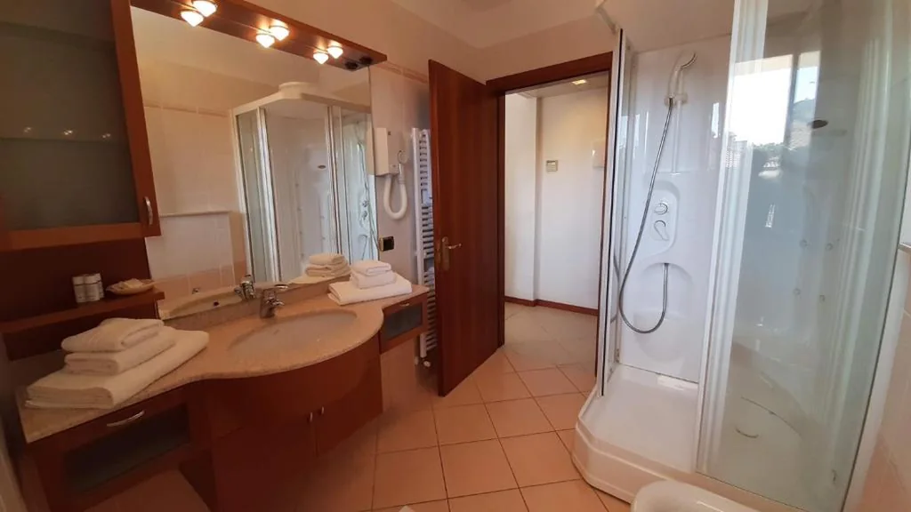 Camera Quadrupla - Dépendance — Hotel & Wellness Fra I Pini
