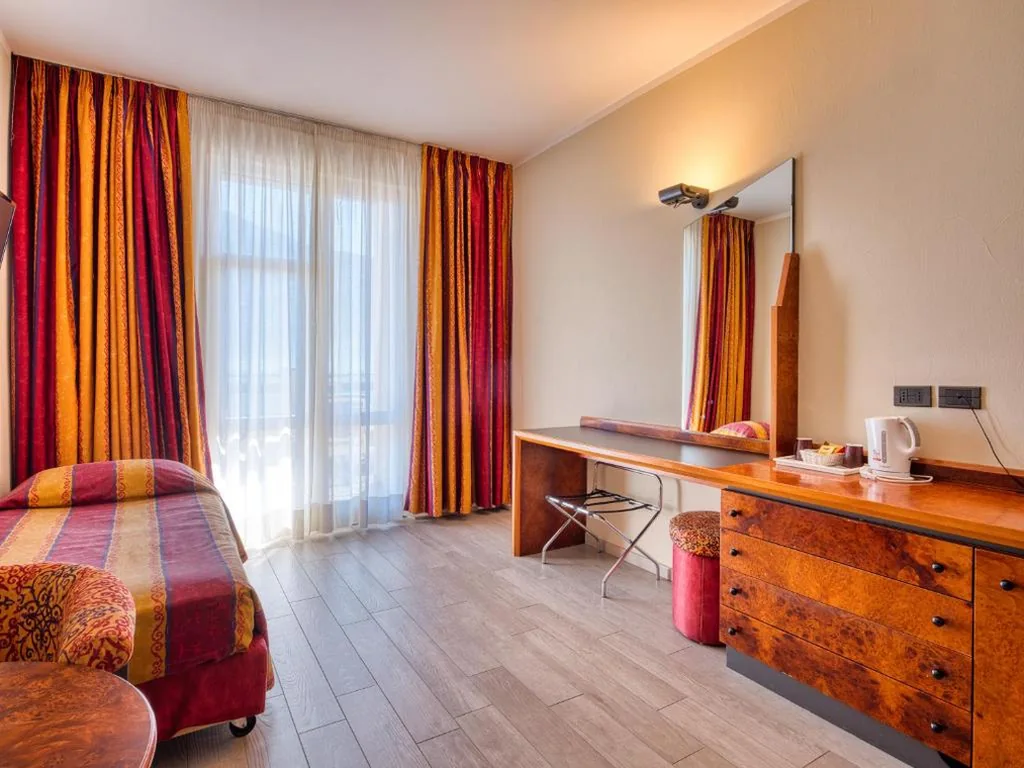 Camera Quadrupla Economy — Hotel Cristina