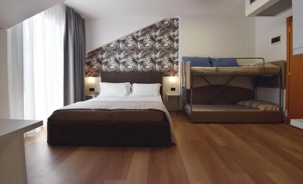 Camera Quadrupla Economy — Hotel El Salvador Frontemare Piscina Riscaldata