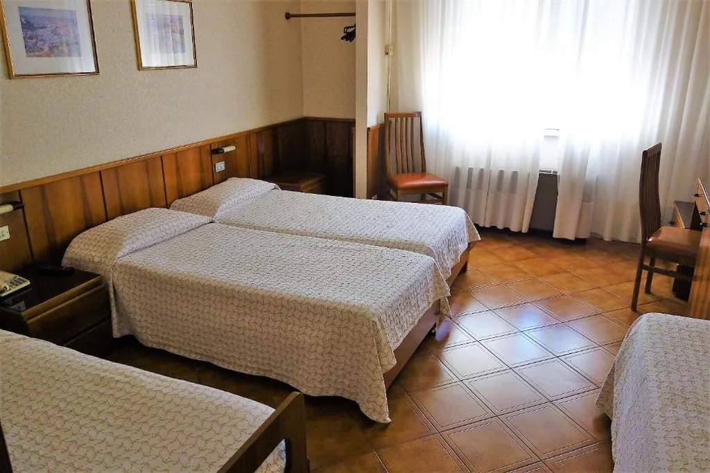 Quadruple Room — Euromotel Croce Bianca