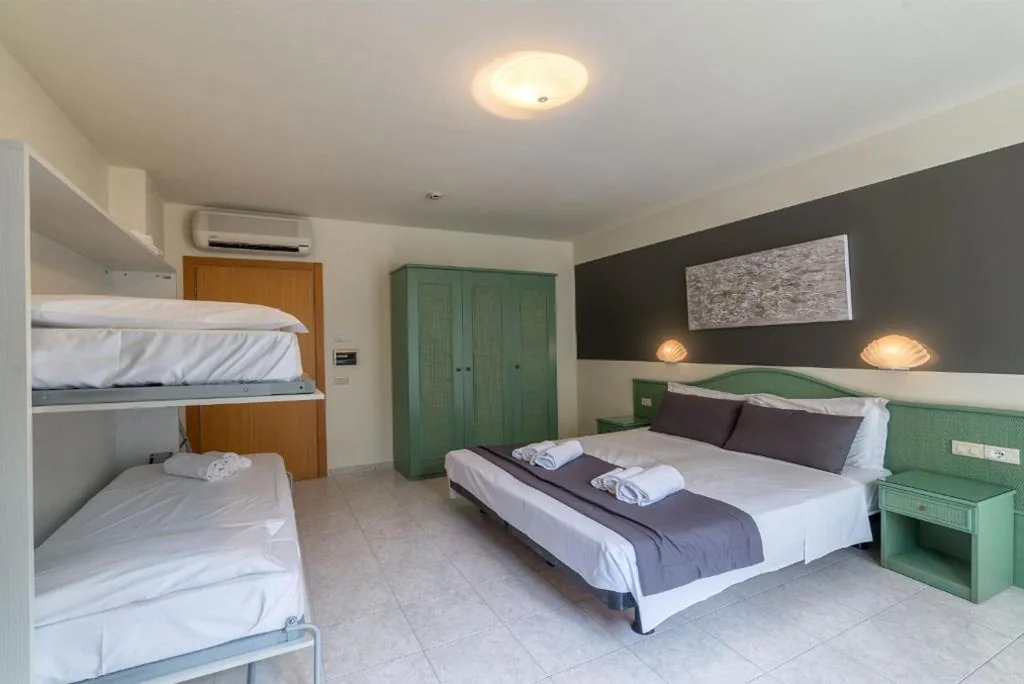 Camera Quadrupla — Hotel Airone