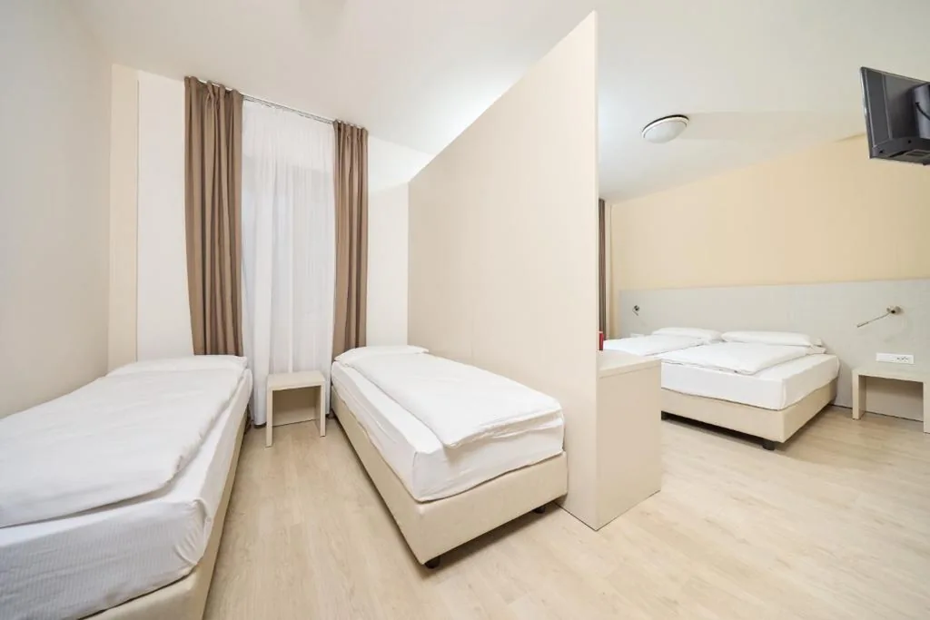 Camera Quadrupla — Hotel Astoria – 3stelle S