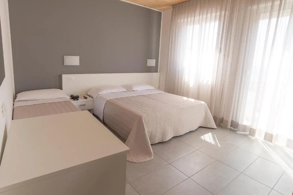 Camera Quadrupla — Hotel Atene