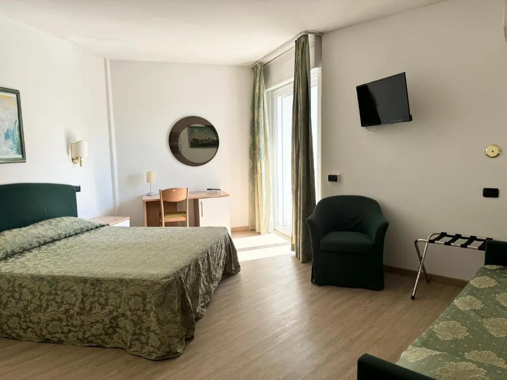 Camera Quadrupla — Hotel Carlton