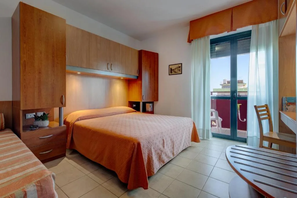 Camera Quadrupla — Hotel Jalisco