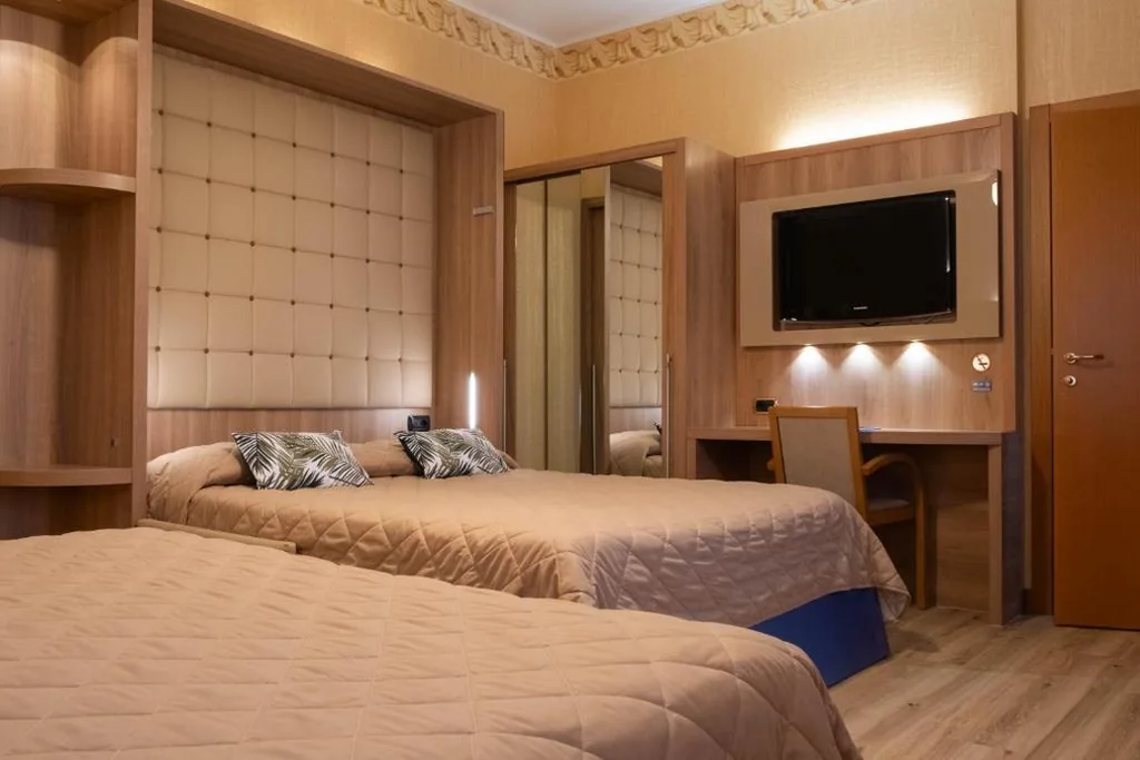 Quadruple Room — Hotel Vela D’oro ***S