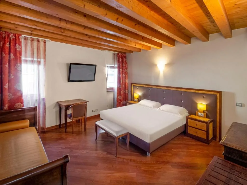 Camera Quadrupla - Mansarda — City Centre Rooms and Apartments