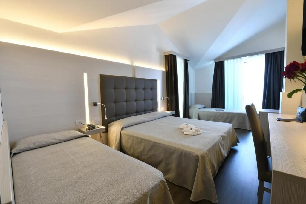 Premium Quadruple Room with Beach Package — Hotel Europa