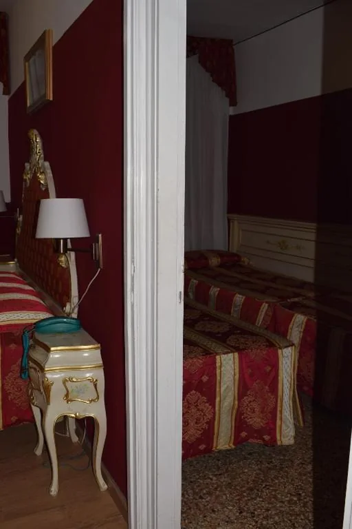 Standard Quadruple Room — Albergo Basilea