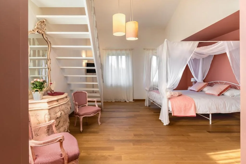 Camera Quadrupla su 2 Livelli — Casa dei Fiori