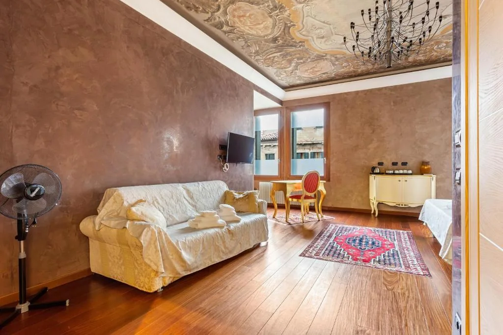 Camera Quadrupla — Top Venice Apartments and Rooms Ostreghe Bridge