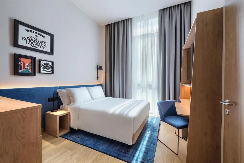 Camera Queen con Accesso Disabili — Hampton By Hilton Venice Isola Nuova