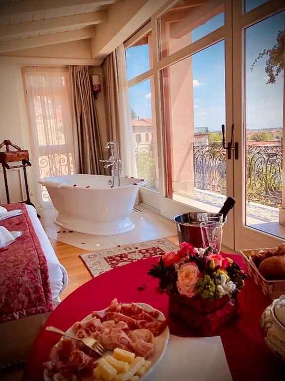 Queen Room with Balcony — Relais Colle San Pietro