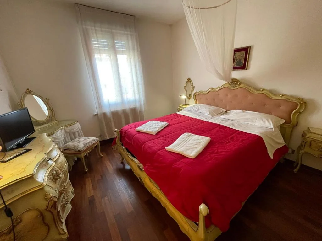 Camera Queen Deluxe — The Venetian Resort Royalclass