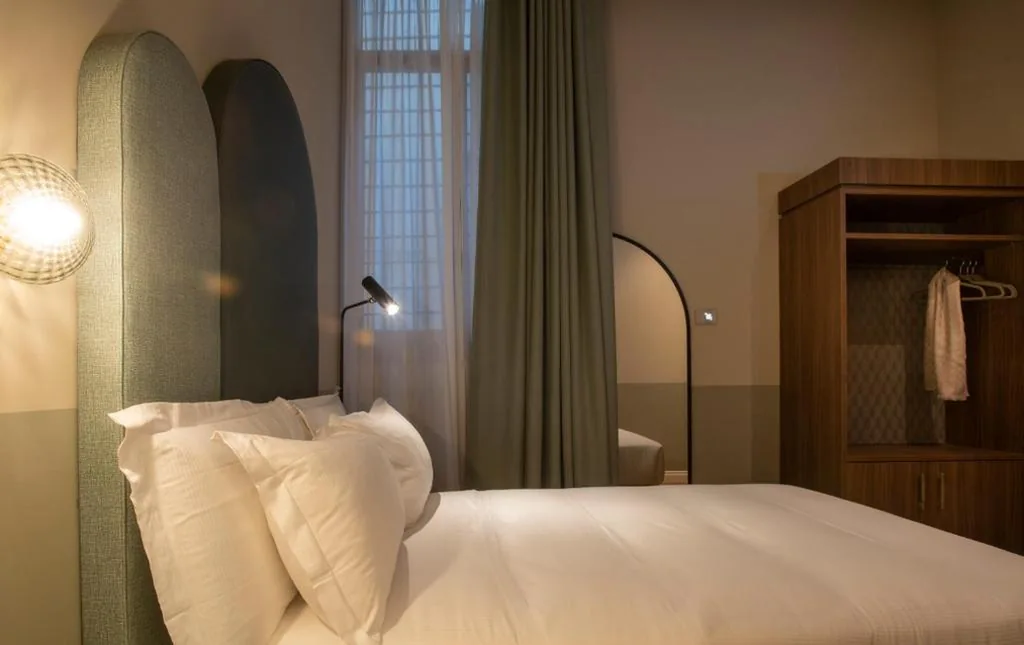Queen Room — Hotel de l’Alboro