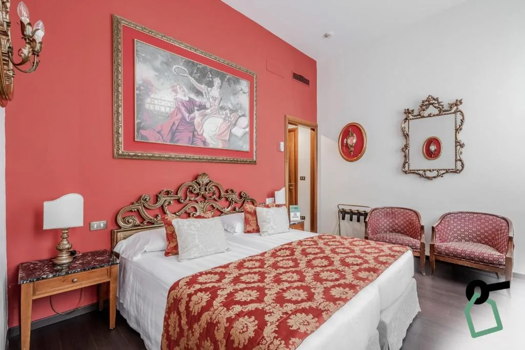 Standard Queen Room — HOTIDAY Room Collection – Venezia Santa Lucia