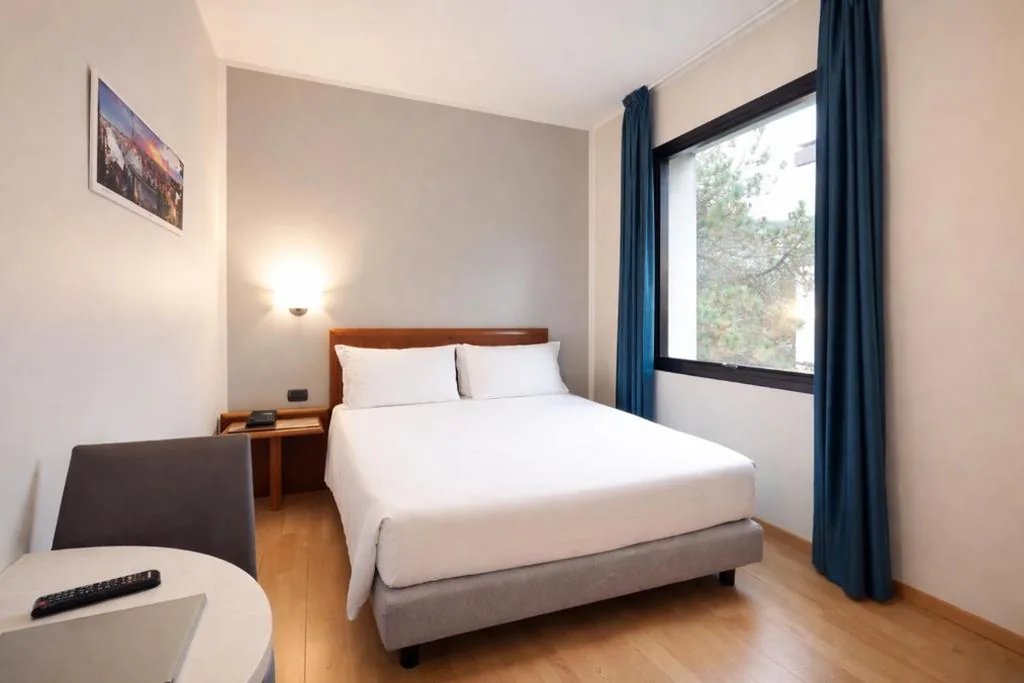 Camera Queen Standard — LVG Hotel Collection – Gardenia