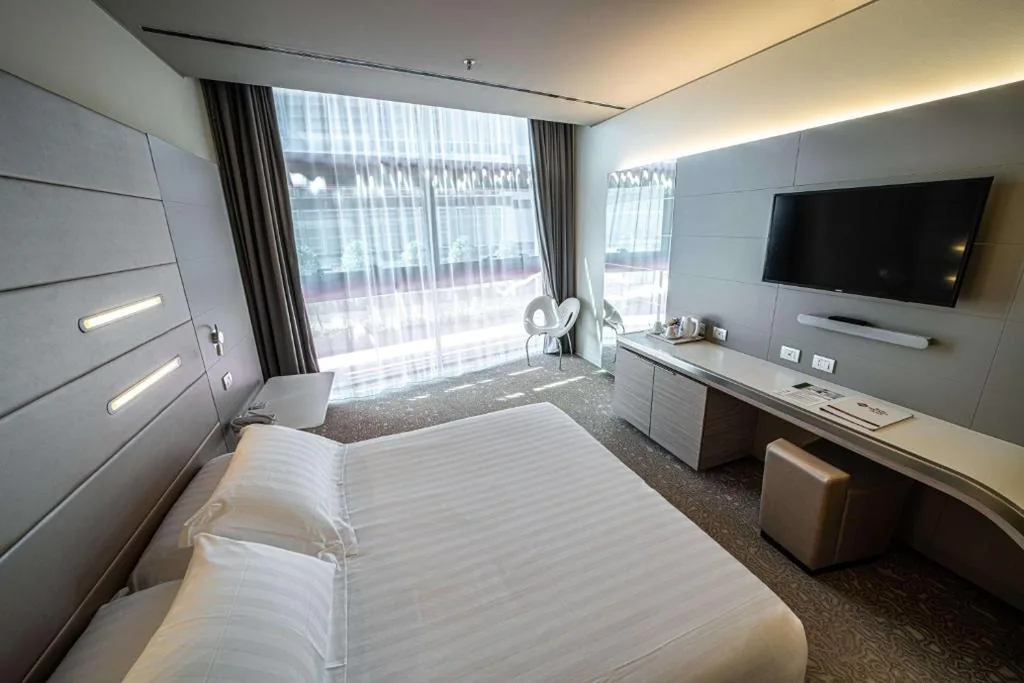 Standard Queen Room - Non-Smoking — Best Western Plus Net Tower Hotel Padova