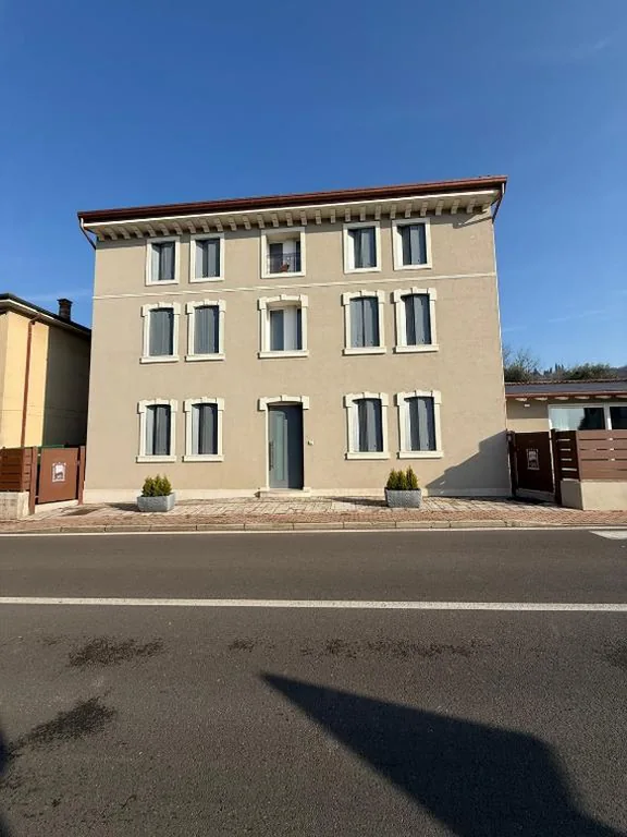 Camera Queen Superior — LE Home Soave – Locazione Turistica