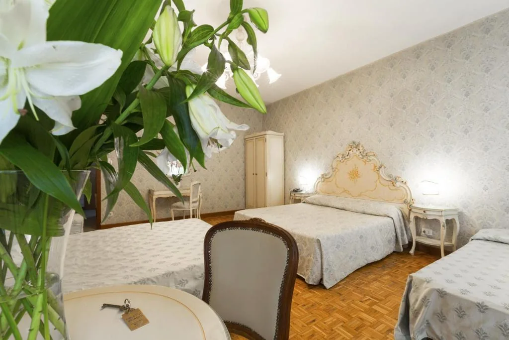 Quintuple Room — Palazzo Guardi