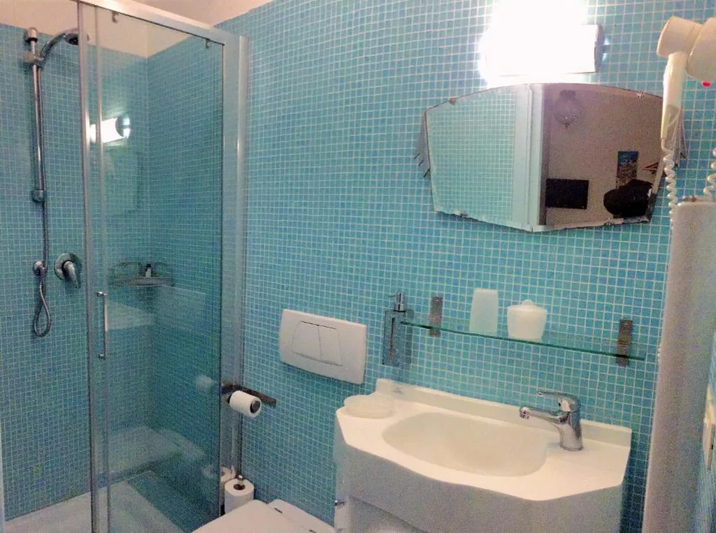 Single Room — 3749 Pontechiodo