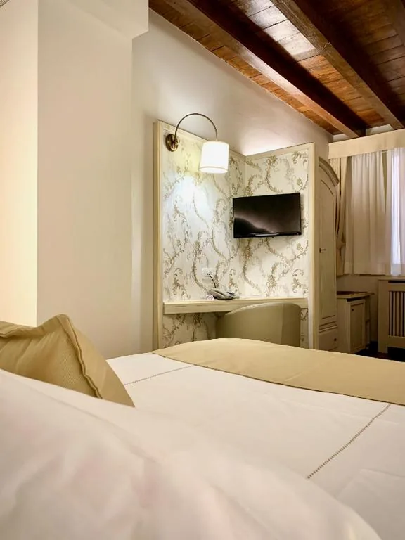 Single Room — Albergo Gardesana