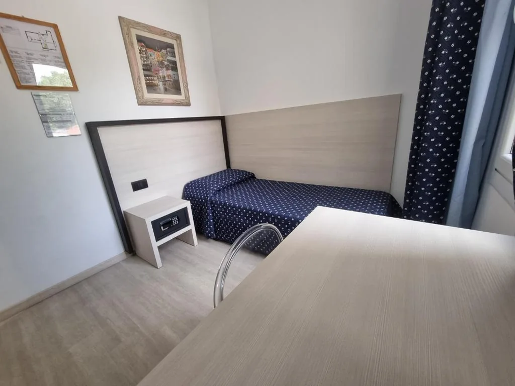 Single Room — Alloggi Liviana Pontecorvo