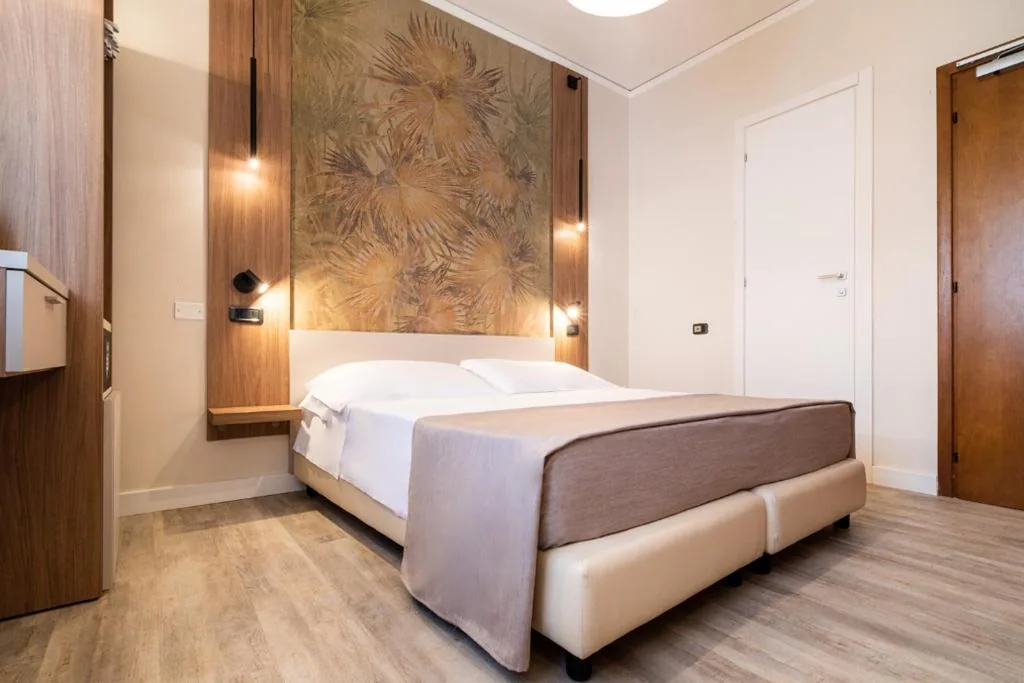 Large Single Room — Continental B&B City Hotel
