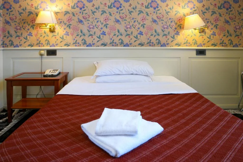 Camera Singola Ampia — Hotel alla giustizia