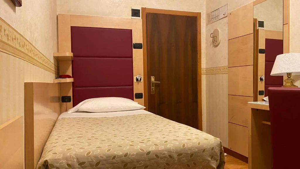 Budget Single Room — Hotel Lugano Torretta