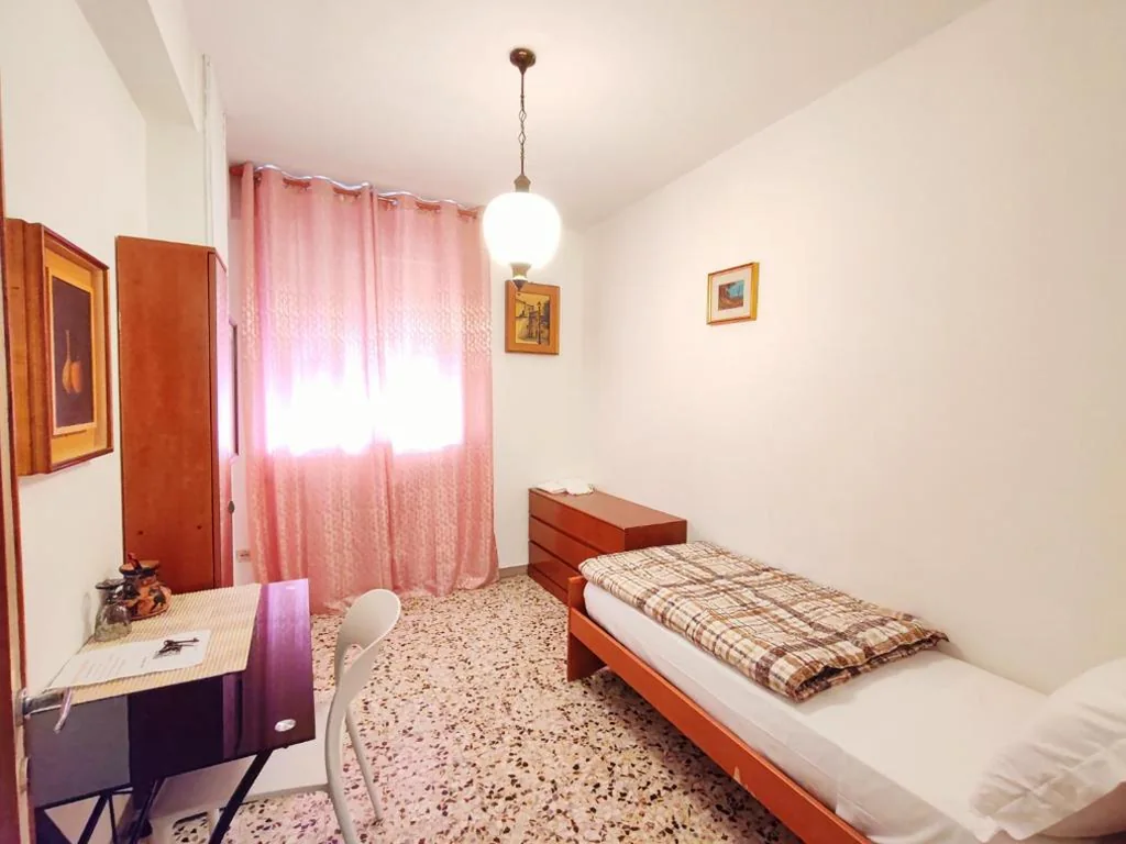 Camera Singola Budget — Tarak palace Inn