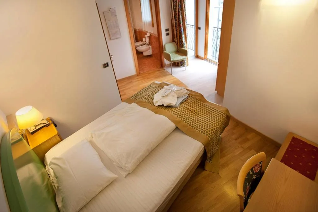 Camera Singola Classic con Balcone — Hotel Venezia