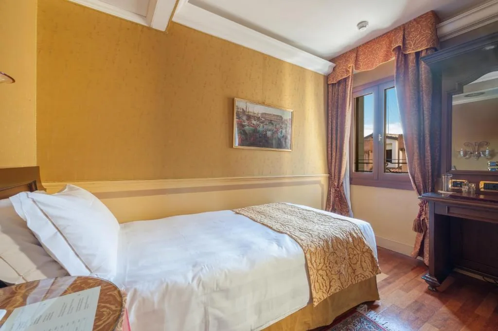 Classic Single Room — Hotel Al Codega