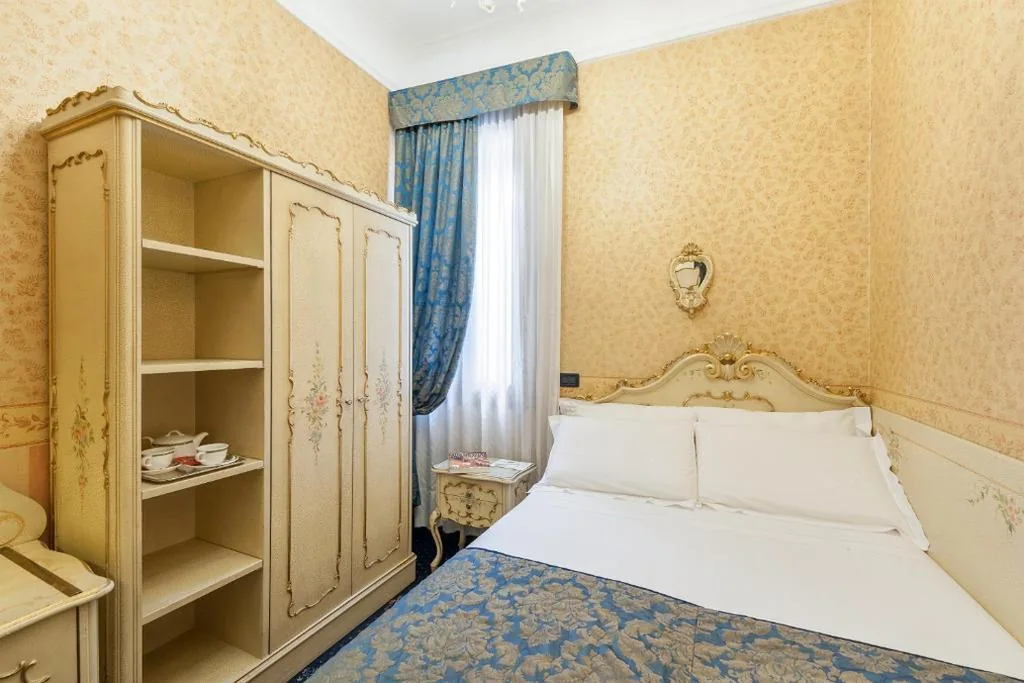 Camera Singola Classic — Hotel Montecarlo