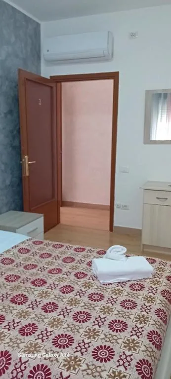 Single Room with Shared Bathroom — Ca Felisati Venice