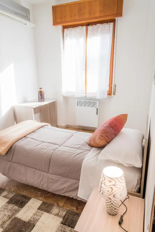 Single Room with Shared Bathroom — Gabrielli Rooms & Apartments – MARONCELLI