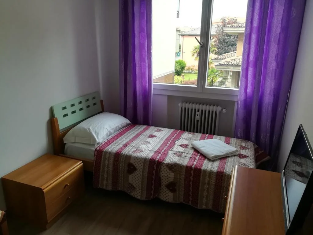 Camera Singola con Bagno in Comune — Venice Primavera Guesthouse