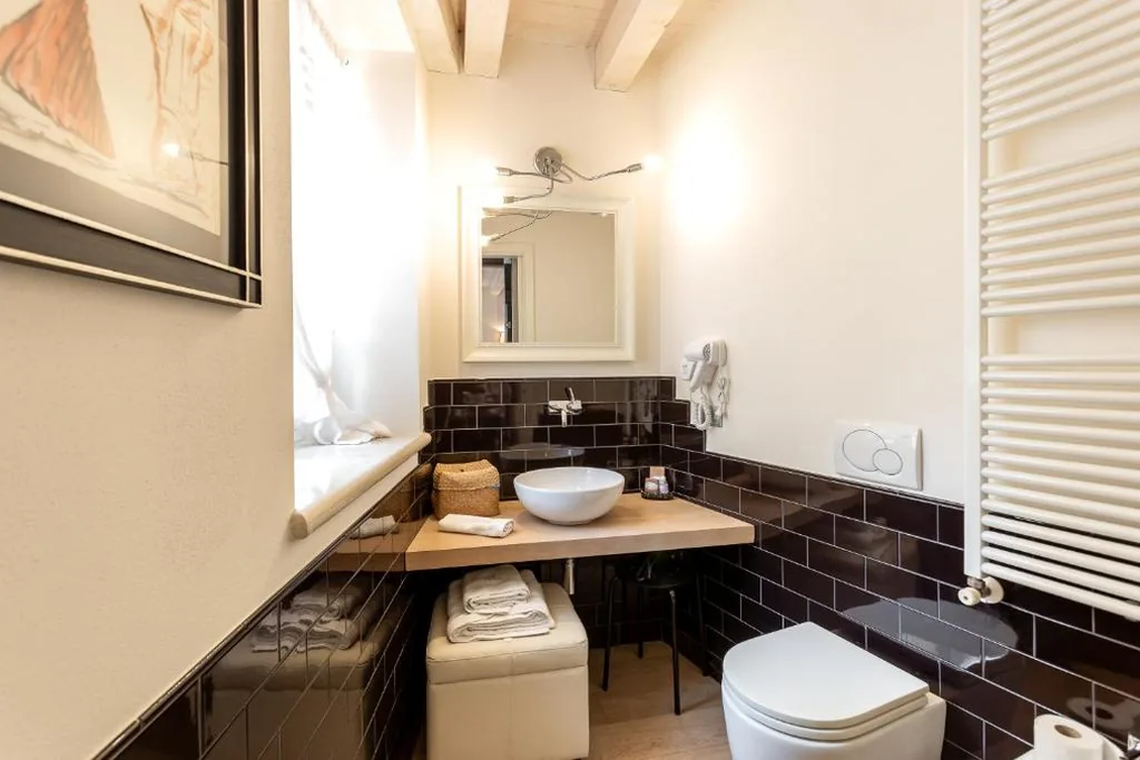 Single Room with Private Bathroom — Bagolina Boutique B&B