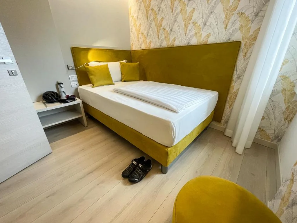 Single Room with External Private Bathroom — Hotel Stella Alpina