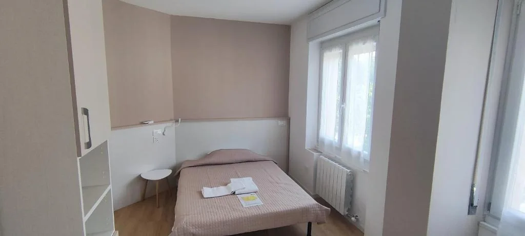Camera Singola con Bagno Privato — VROOM510