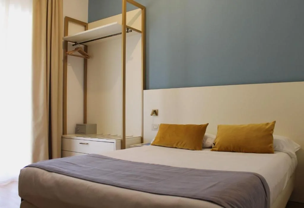 Camera Singola con Balcone — Hotel Al Sole Bardolino