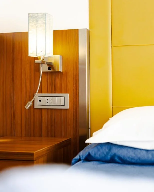 Single Room with Balcony — Hotel Ariston