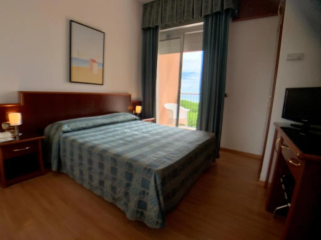Camera Singola con Balcone — Hotel Beau Rivage Pineta
