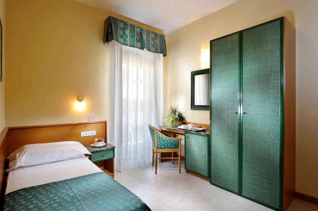 Camera Singola con Balcone — Hotel Bellevue