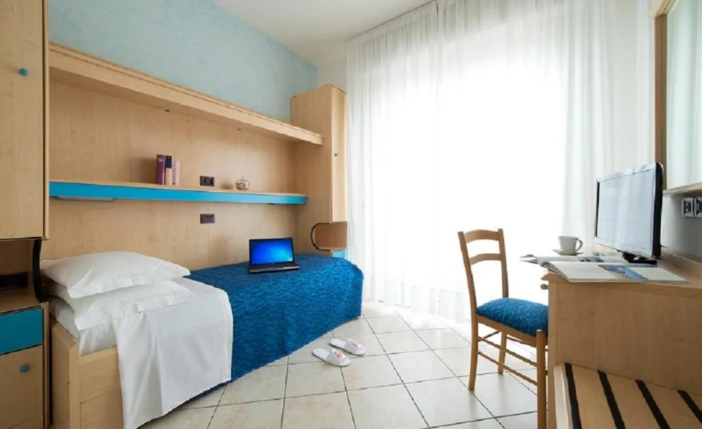 Camera Singola con Balcone — Hotel Pillon