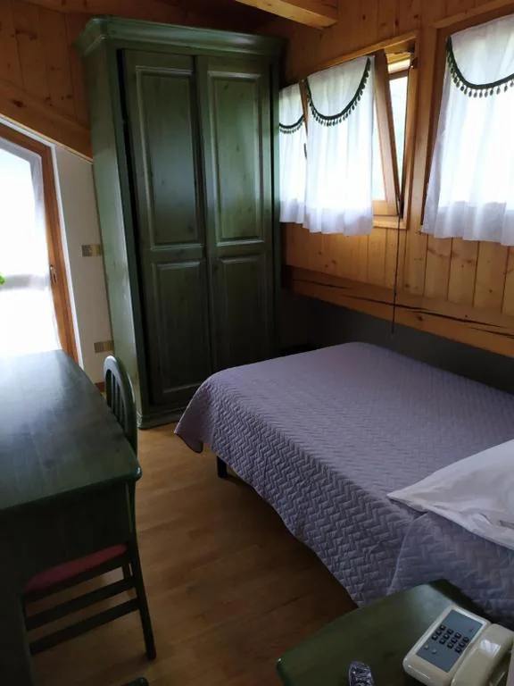 Camera Singola con Terrazza — Albergo Ristorante Cacciatori