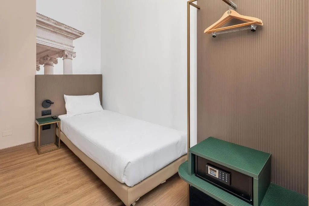 Camera Singola con Terrazza — B&B HOTEL Treviso Al Fogher