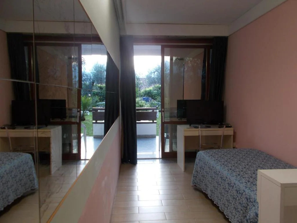 Camera Singola con Vista Lago — Hotel Laura Christina