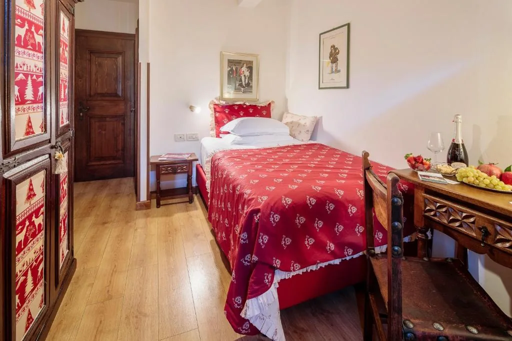 Single Room with Mountain View — Hotel Panda Cortina- ricarica auto elettriche