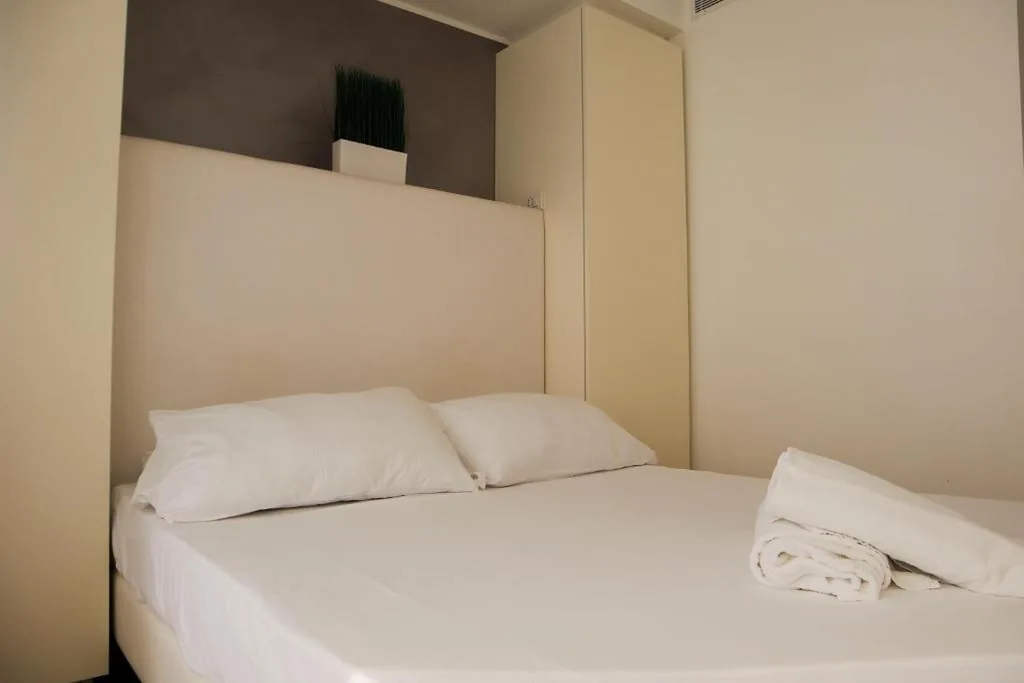 Deluxe Single Room with Balcony — Boutique Hotel Bali
